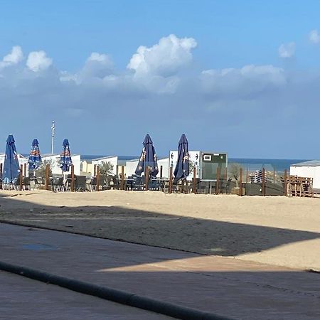 APPARTEMENT RDC AVEC 1 CHAMBRE à 5 METRES A PIED DE LA DIGUE DE LA PANNE Extérieur photo