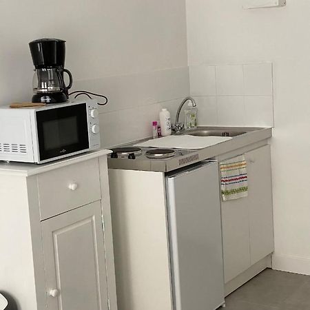 APPARTEMENT RDC AVEC 1 CHAMBRE à 5 METRES A PIED DE LA DIGUE DE LA PANNE Extérieur photo