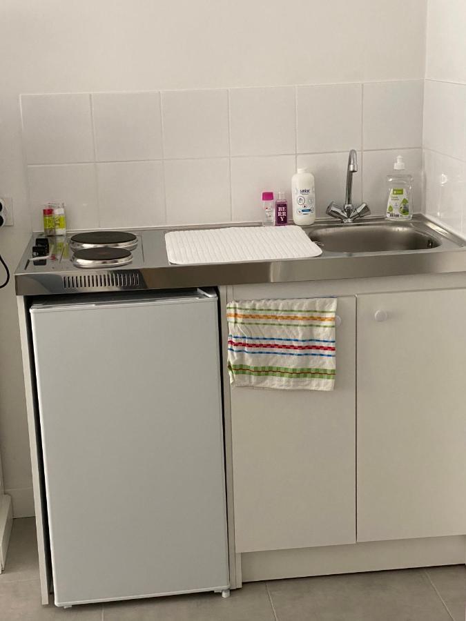 APPARTEMENT RDC AVEC 1 CHAMBRE à 5 METRES A PIED DE LA DIGUE DE LA PANNE Extérieur photo
