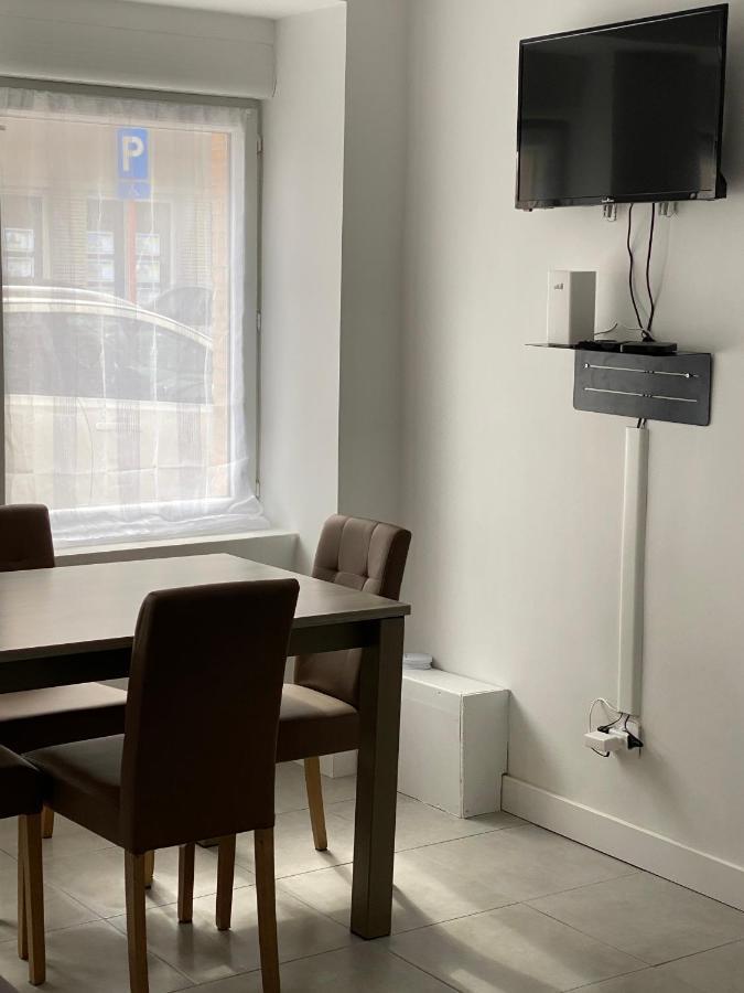 APPARTEMENT RDC AVEC 1 CHAMBRE à 5 METRES A PIED DE LA DIGUE DE LA PANNE Extérieur photo